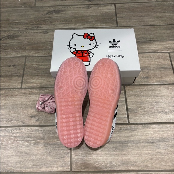 Adidas Samba x Hello Kitty - Picture 5 of 5